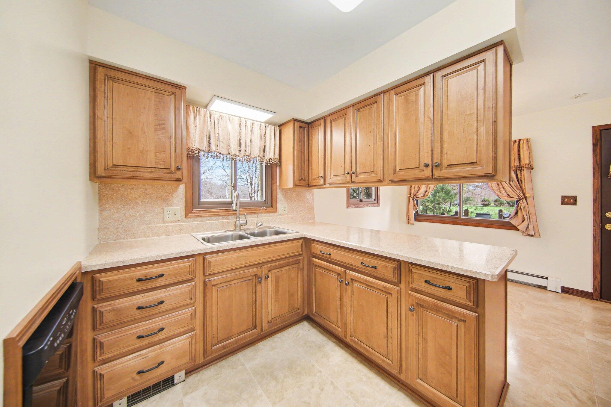 9011 Hiser Road Milan, MI 48160 - Photo 6 of 42 006_file_1135