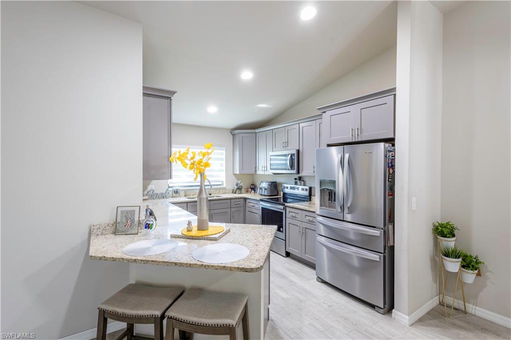 9188 Pineapple Road Fort Myers, FL 33967 - Photo 9 of 24 Gallery Image 9
