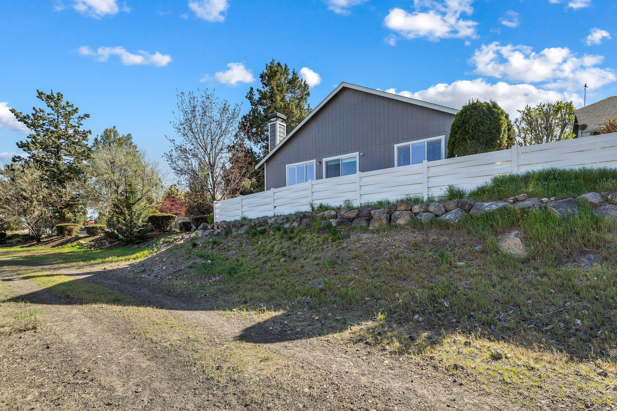3626 Southwest 29th Street Redmond, OR 97756 - Photo 28 of 31 fenced back area