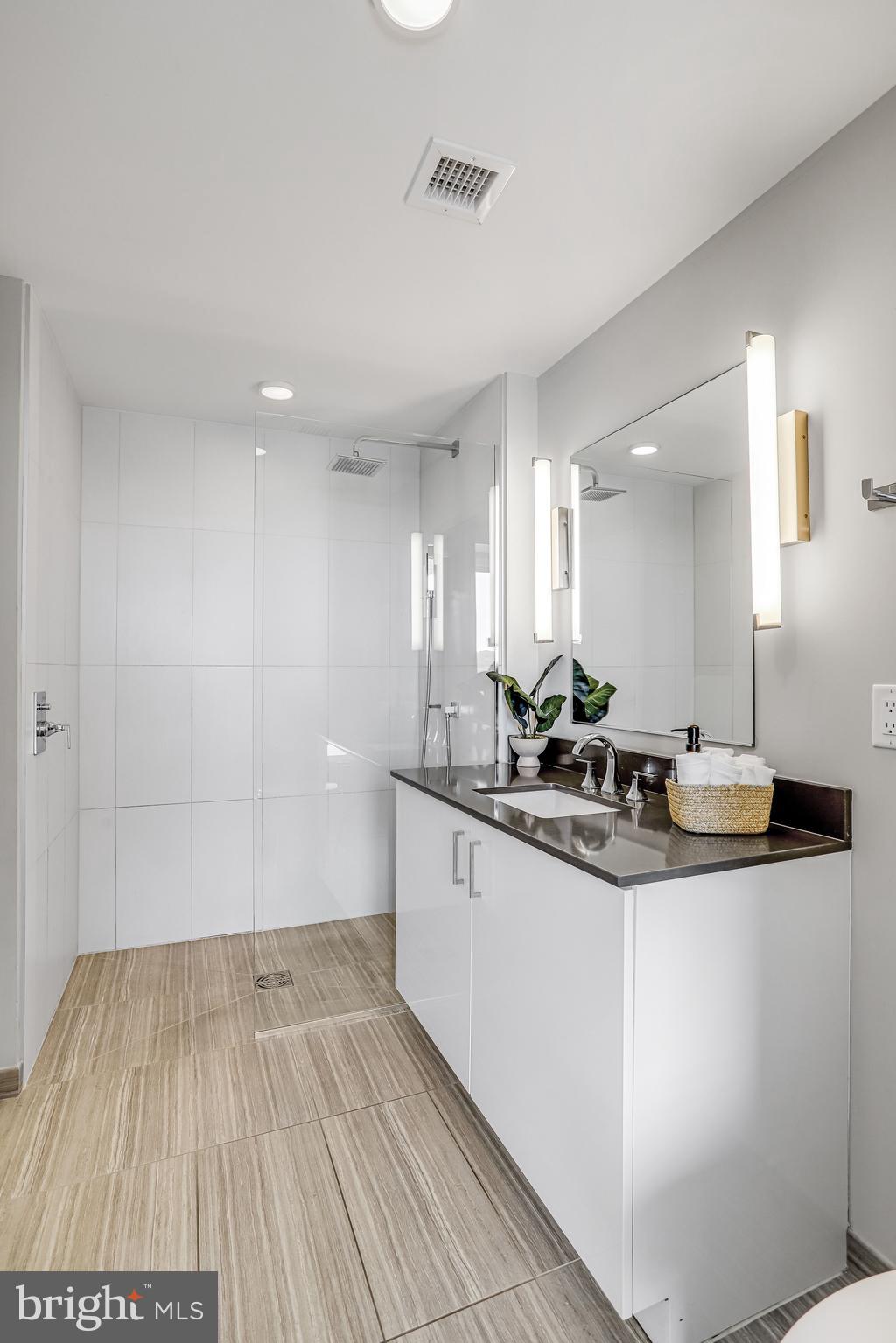 88 V Street Southwest, Unit 605 Washington, DC 20024 - Photo 13 of 50