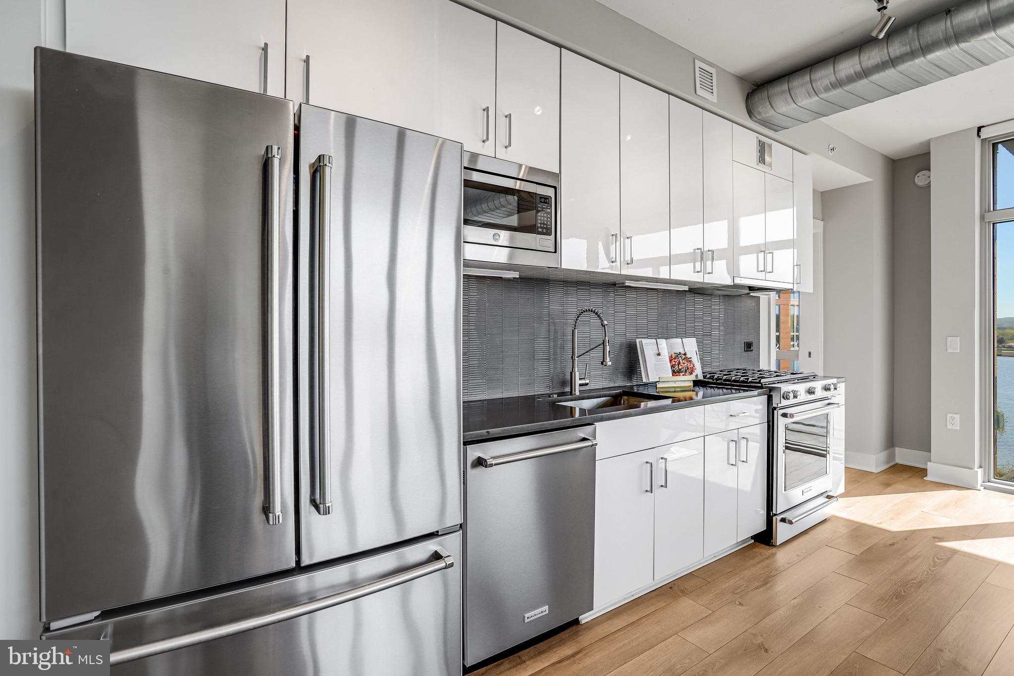 88 V Street Southwest, Unit 605 Washington, DC 20024 - Photo 8 of 50