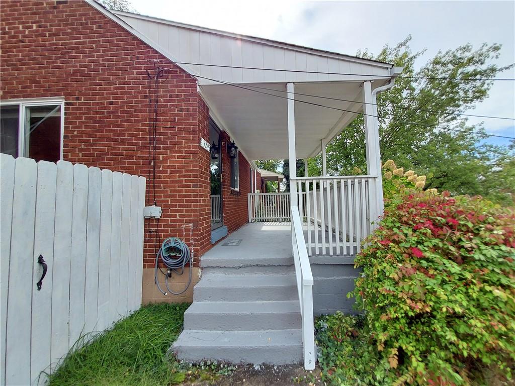 529 Ridgemont Drive Pittsburgh, PA 15220 - Photo 3 of 25 Gallery Image 3