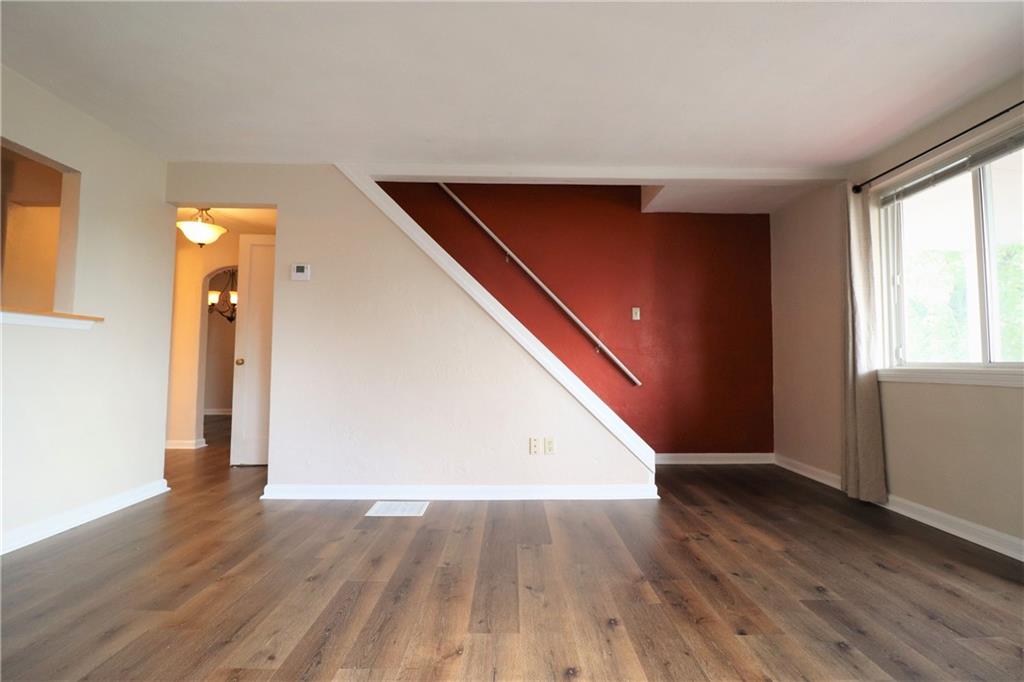 529 Ridgemont Drive Pittsburgh, PA 15220 - Photo 8 of 25 Gallery Image 8