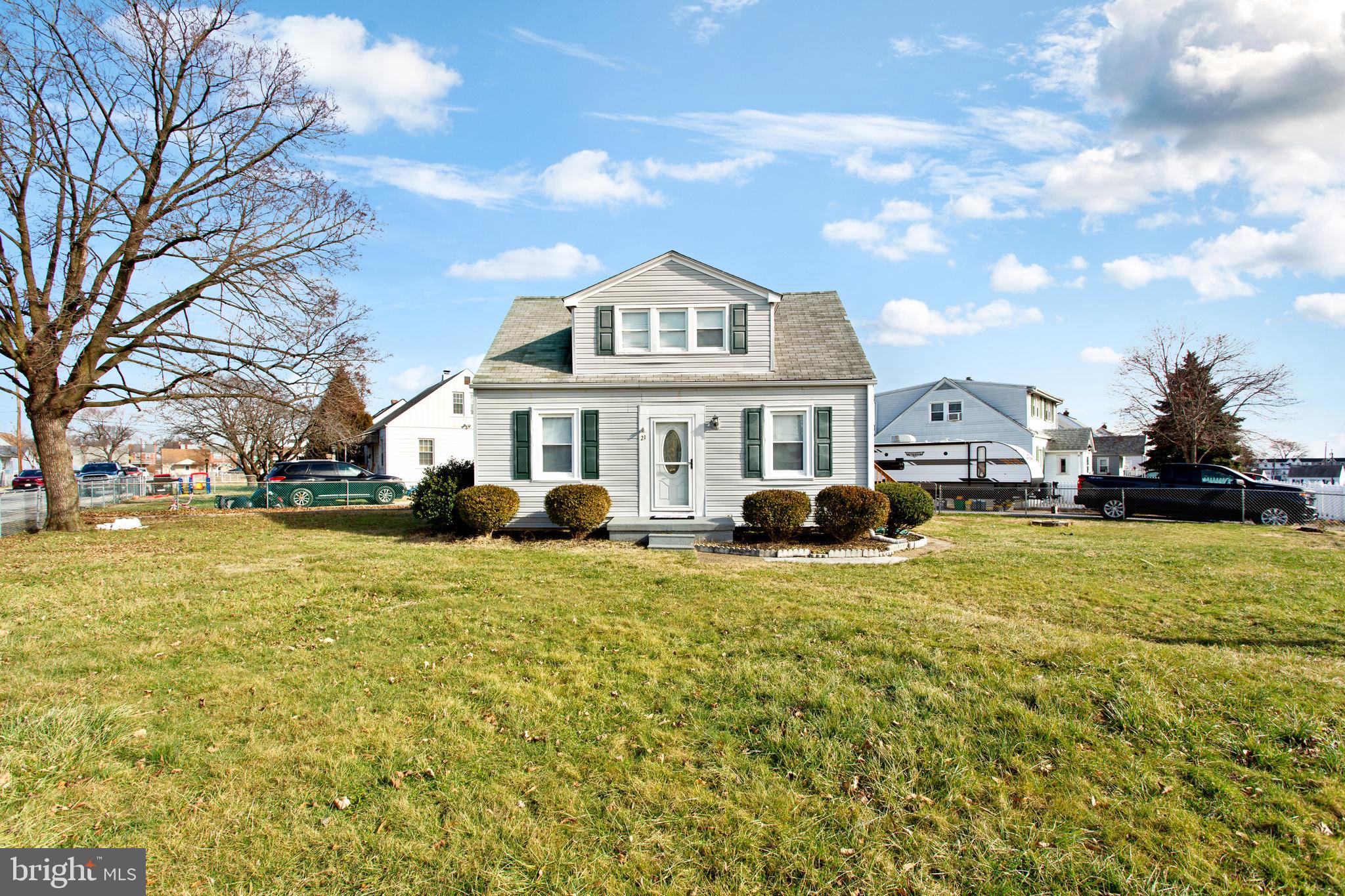 21 Crafton Road Essex, MD 21221 - Photo 2 of 35 Gallery Image 2