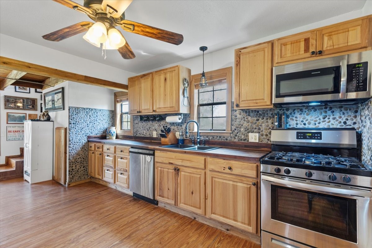 414 Walnut Creek Road Bastrop, TX 78602 - Photo 8 of 40 Kitchen