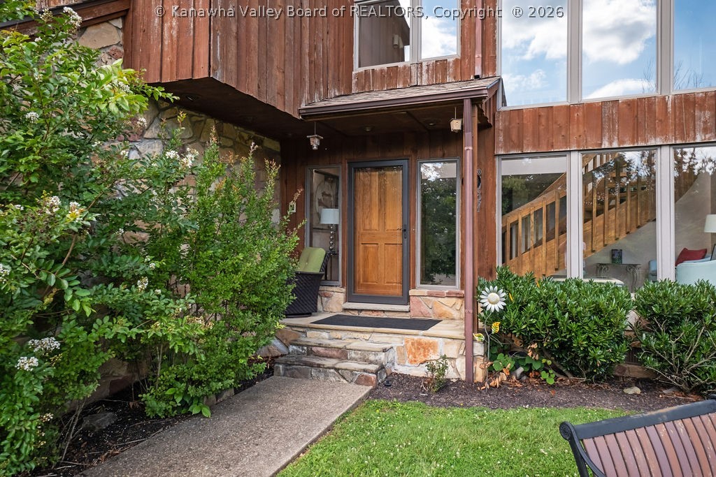 2067 Smith Road Charleston, WV 25314 - Photo 4 of 43 Gallery Image 4