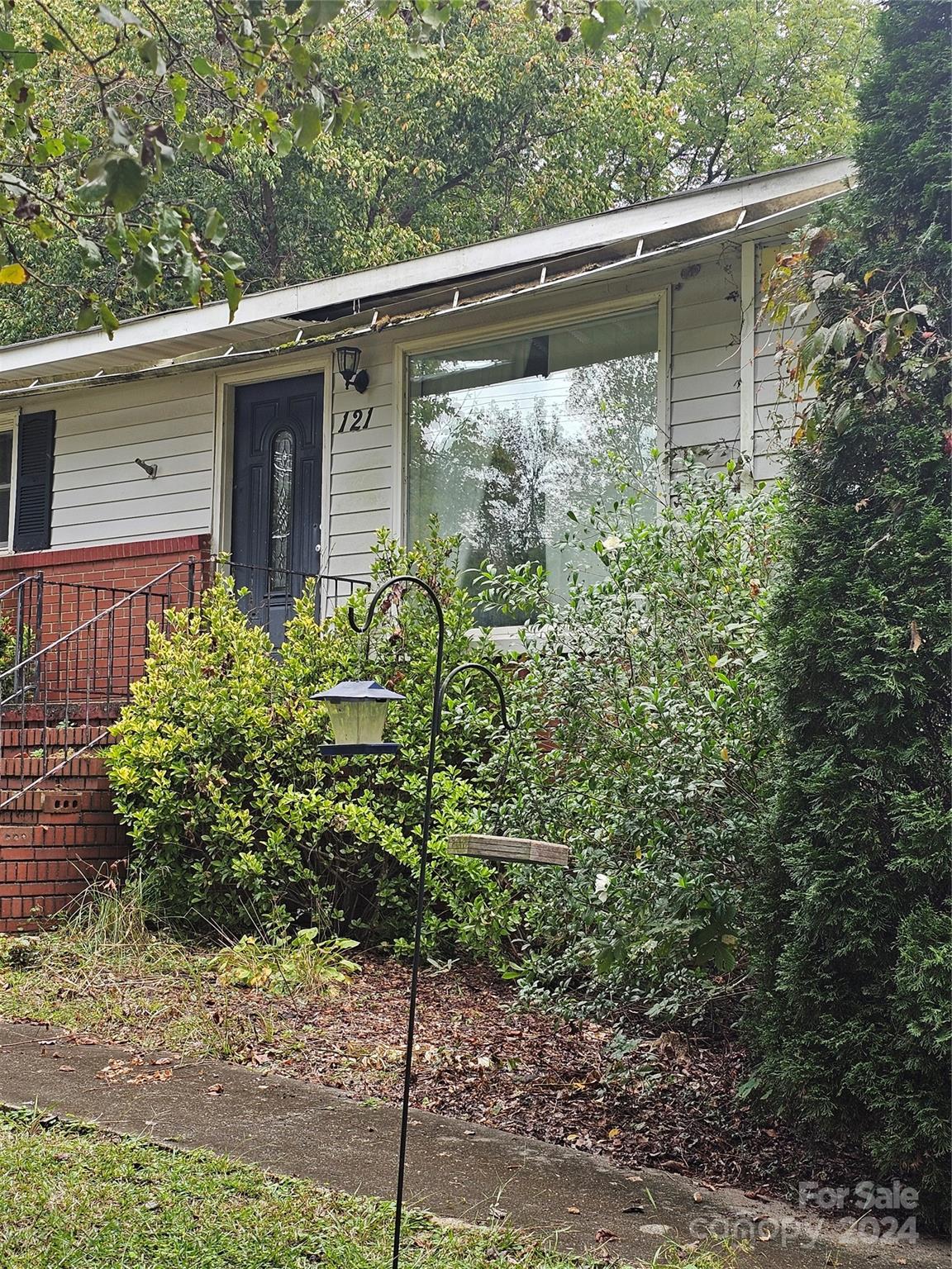 121 Brymer Road Gastonia, NC 28056 - Photo 3 of 28 Gallery Image 3