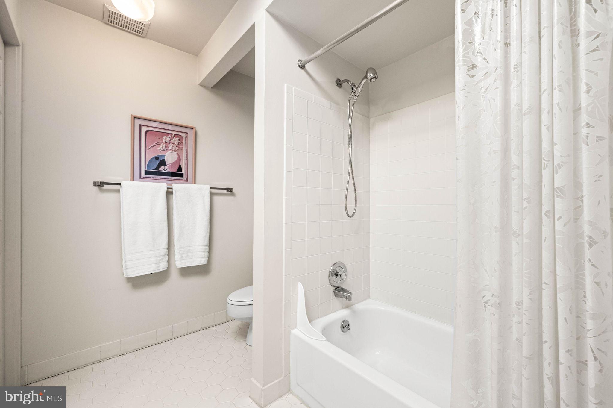 10 Llanfair Road, Unit 9 Ardmore, PA 19003 - Photo 21 of 32