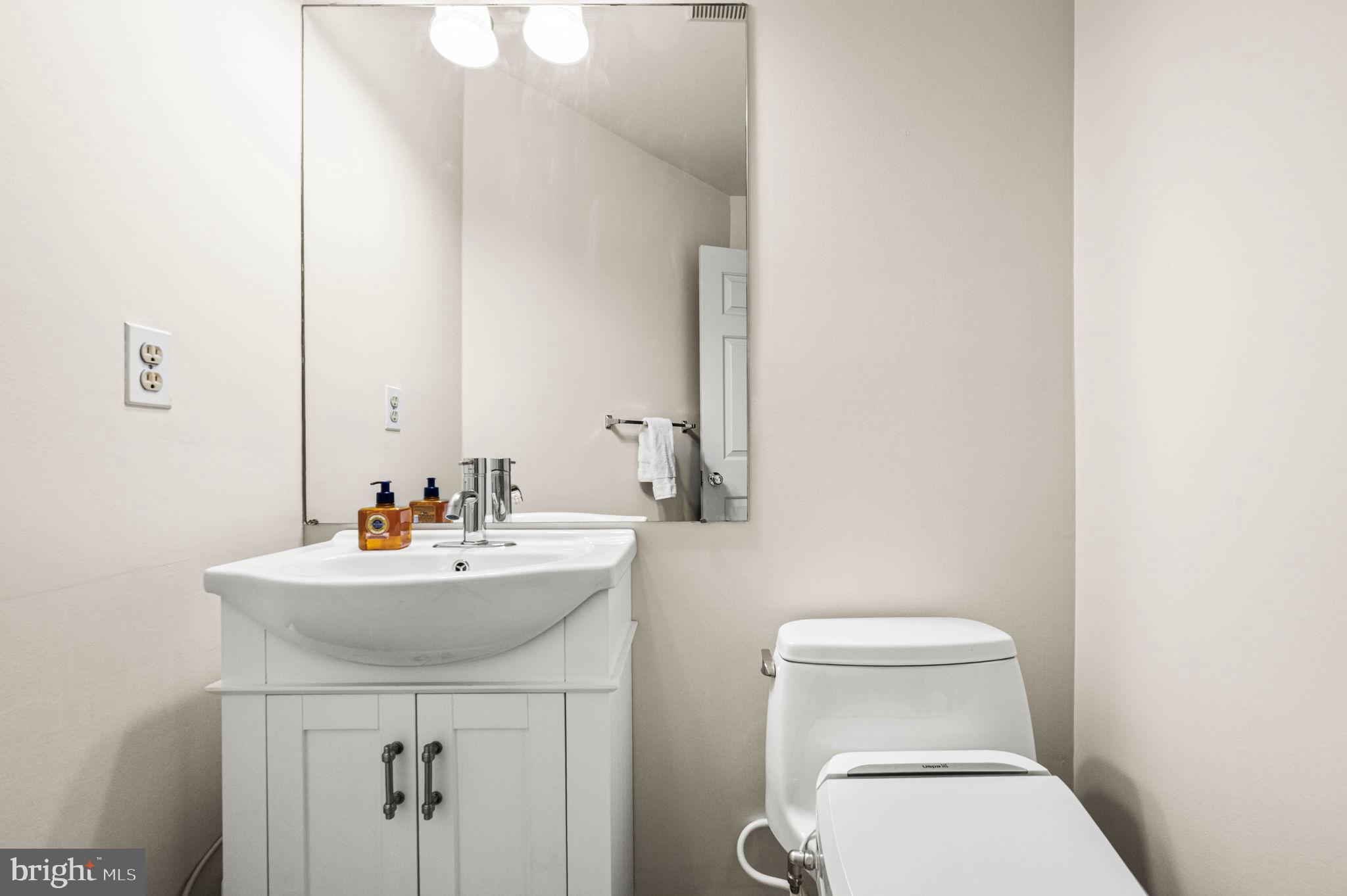 10 Llanfair Road, Unit 9 Ardmore, PA 19003 - Photo 6 of 32