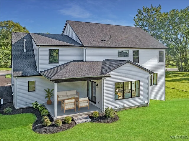 $1,089,900 | 7424 Jewett Holmwood Road, Orchard Park, NY 14127