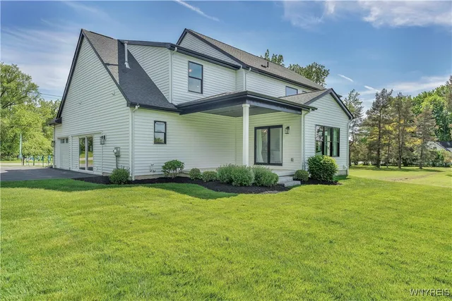 $1,089,900 | 7424 Jewett Holmwood Road, Orchard Park, NY 14127