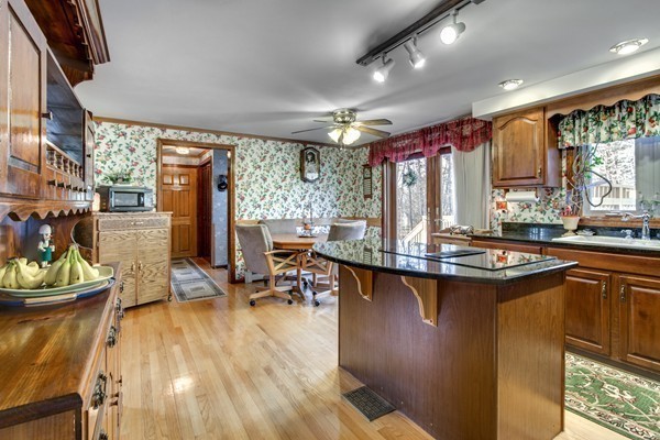 39 Appaloosa Lane Hamilton, MA 01982 - Photo 7 of 28