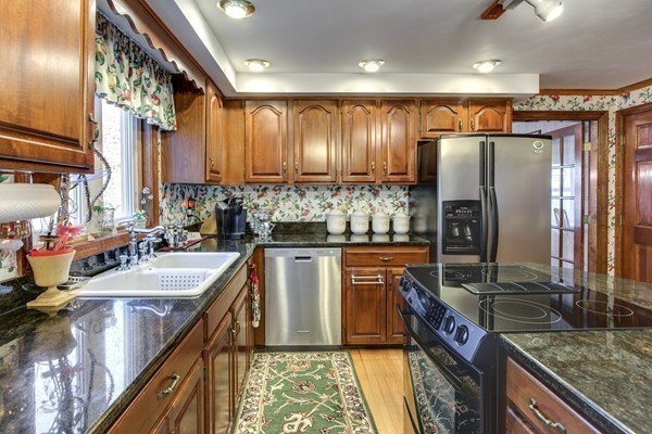 39 Appaloosa Lane Hamilton, MA 01982 - Photo 9 of 28