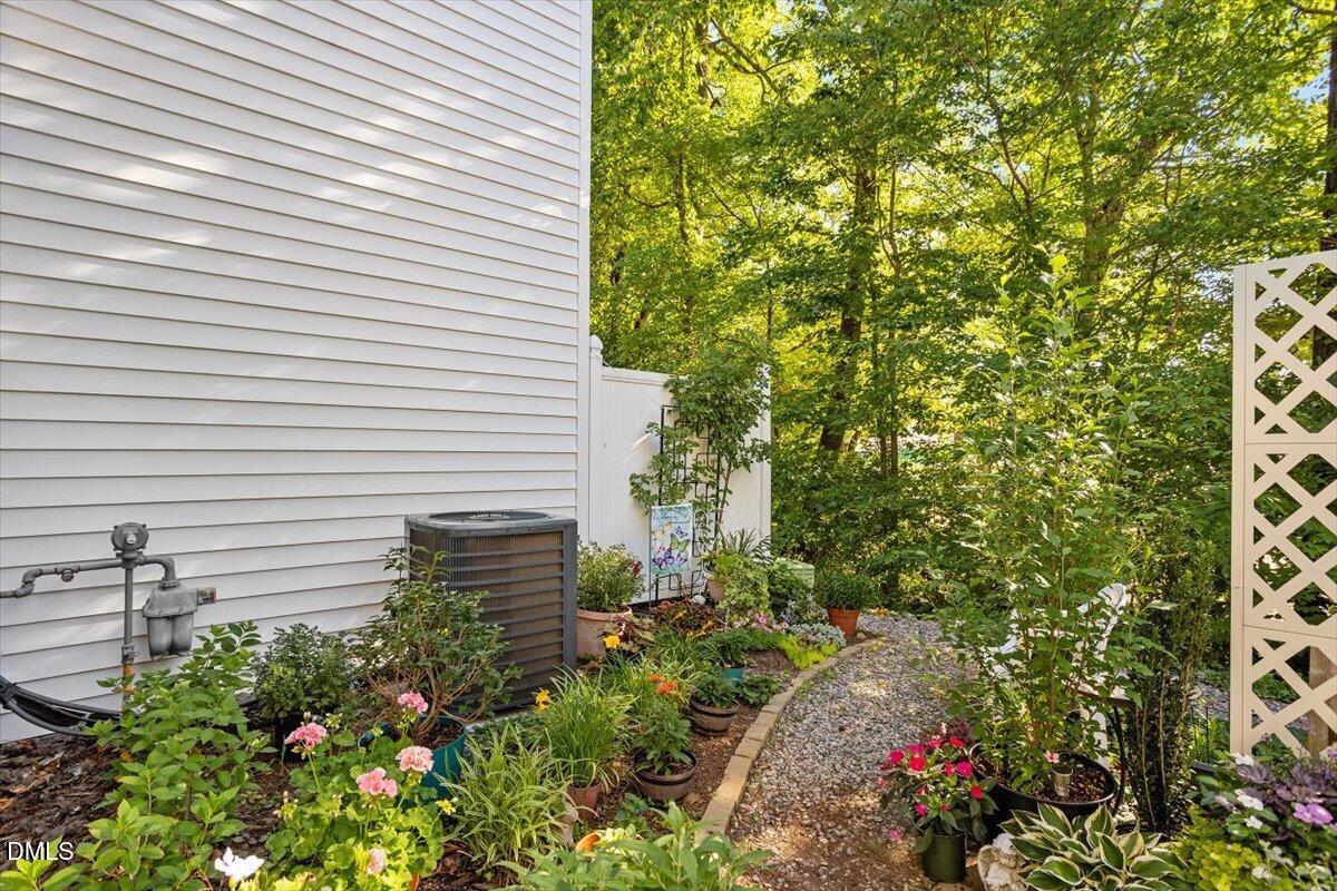 7242 Racine Way Raleigh, NC 27615 - Photo 27 of 30
