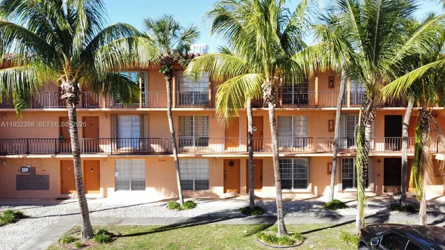 $1,950 | 7155 Miami Lakes Drive, Unit P4, Miami Lakes, FL 33014