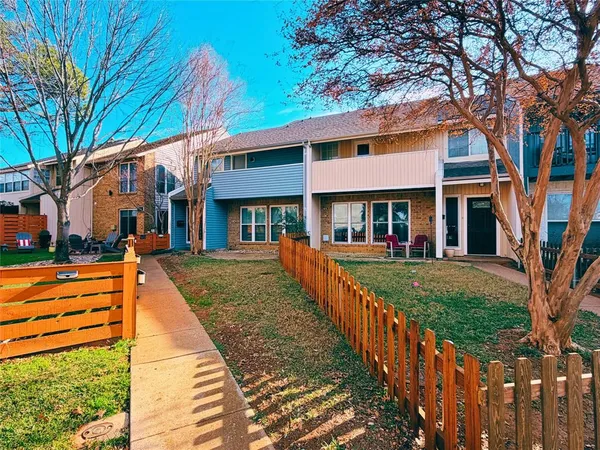 $364,900 | 1626 Choteau Circle, Grapevine, TX 76051