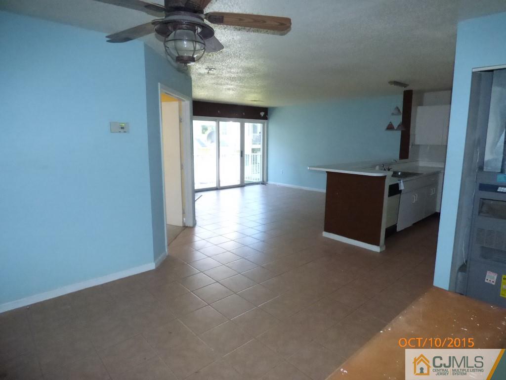 322 Edpas Road New Brunswick, NJ 08901 - Photo 3 of 16 Gallery Image 3