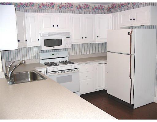 23 Pickwick Road Marblehead, MA 01945 - Photo 4 of 9