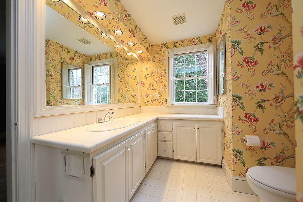 2620 Dover Road Raleigh, NC 27608 - Photo 10 of 19 Master Bath
