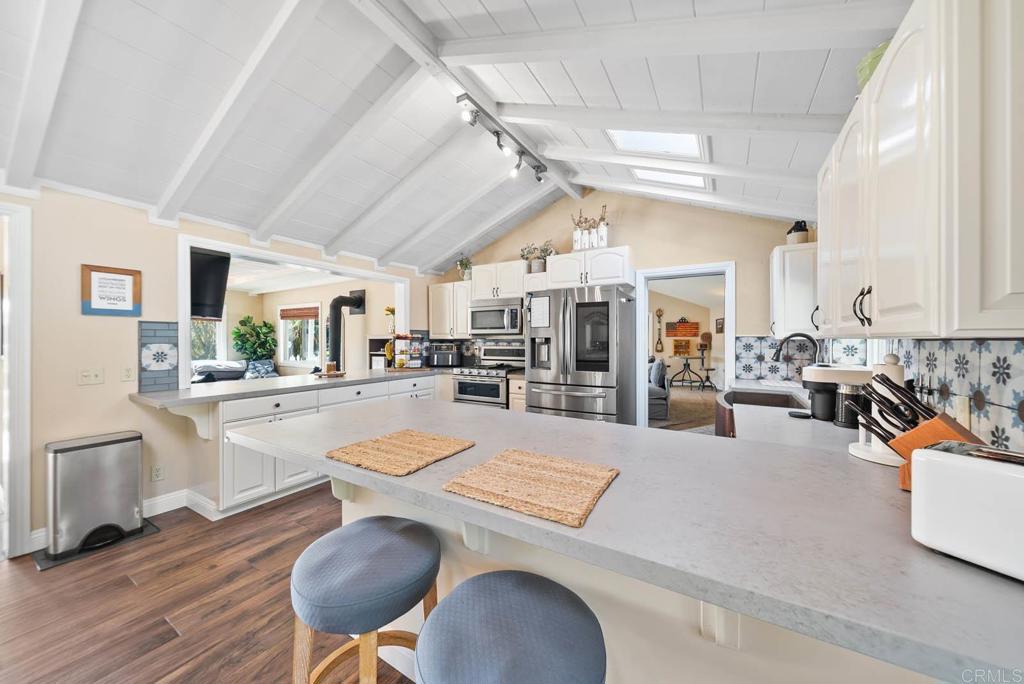 1569 Vía Monserate Fallbrook, CA 92028 - Photo 12 of 75