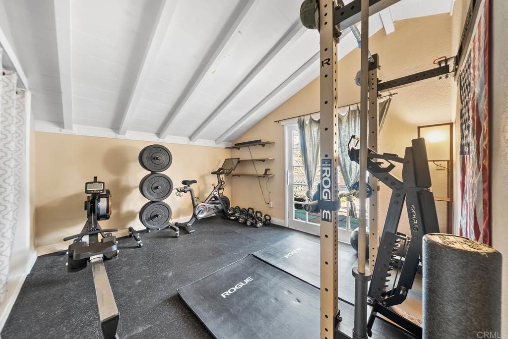 1569 Vía Monserate Fallbrook, CA 92028 - Photo 36 of 75