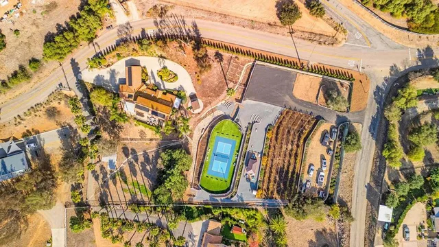 $1,398,000 | 1569 Vía Monserate, Fallbrook, CA 92028