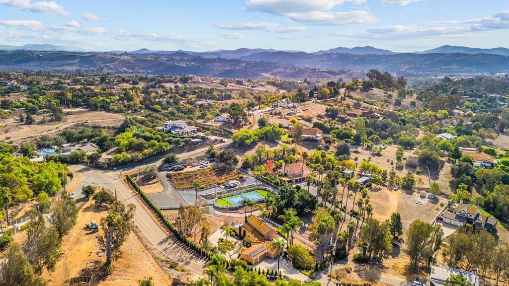 1569 Vía Monserate Fallbrook, CA 92028 - Photo 47 of 75