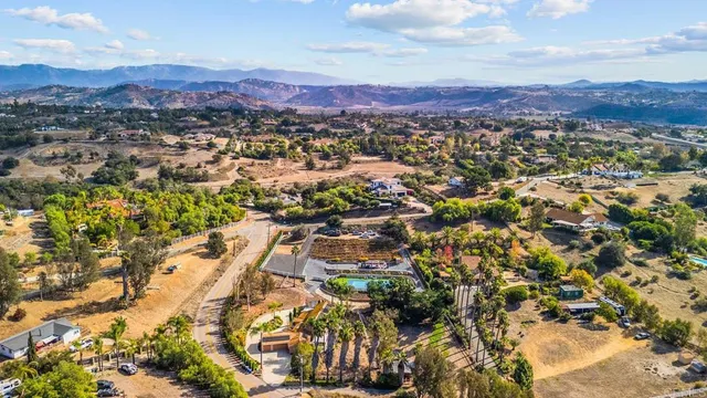 $1,398,000 | 1569 VĆa Monserate, Fallbrook, CA 92028