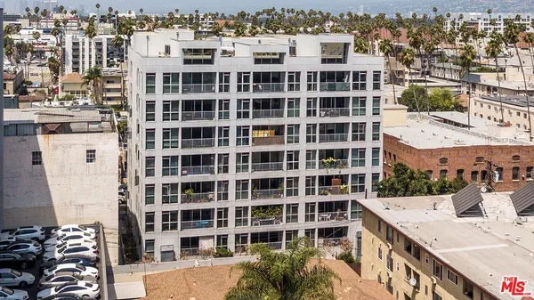 a large building with a lot of windows