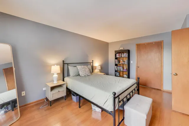 $240,000 | 174 Dunbar Lane, East Dundee, IL 60118