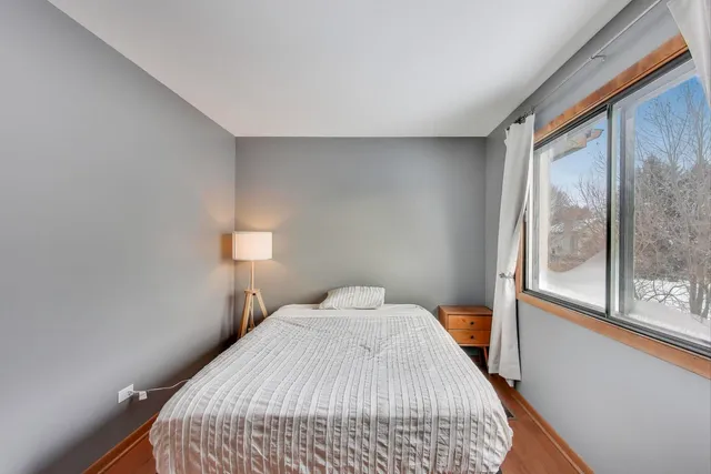 $240,000 | 174 Dunbar Lane, East Dundee, IL 60118