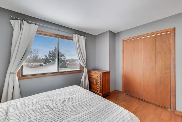 $240,000 | 174 Dunbar Lane, East Dundee, IL 60118