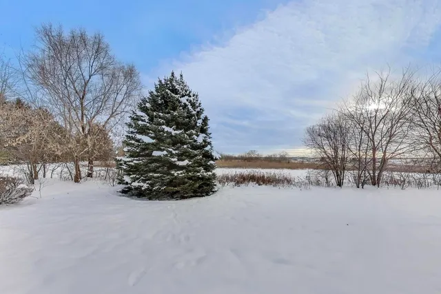 $240,000 | 174 Dunbar Lane, East Dundee, IL 60118