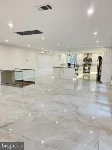 a view of a pathway of a house