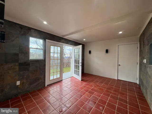 $1,150,000 | 161 Pleasant Valley Road, Titusville, NJ 08560