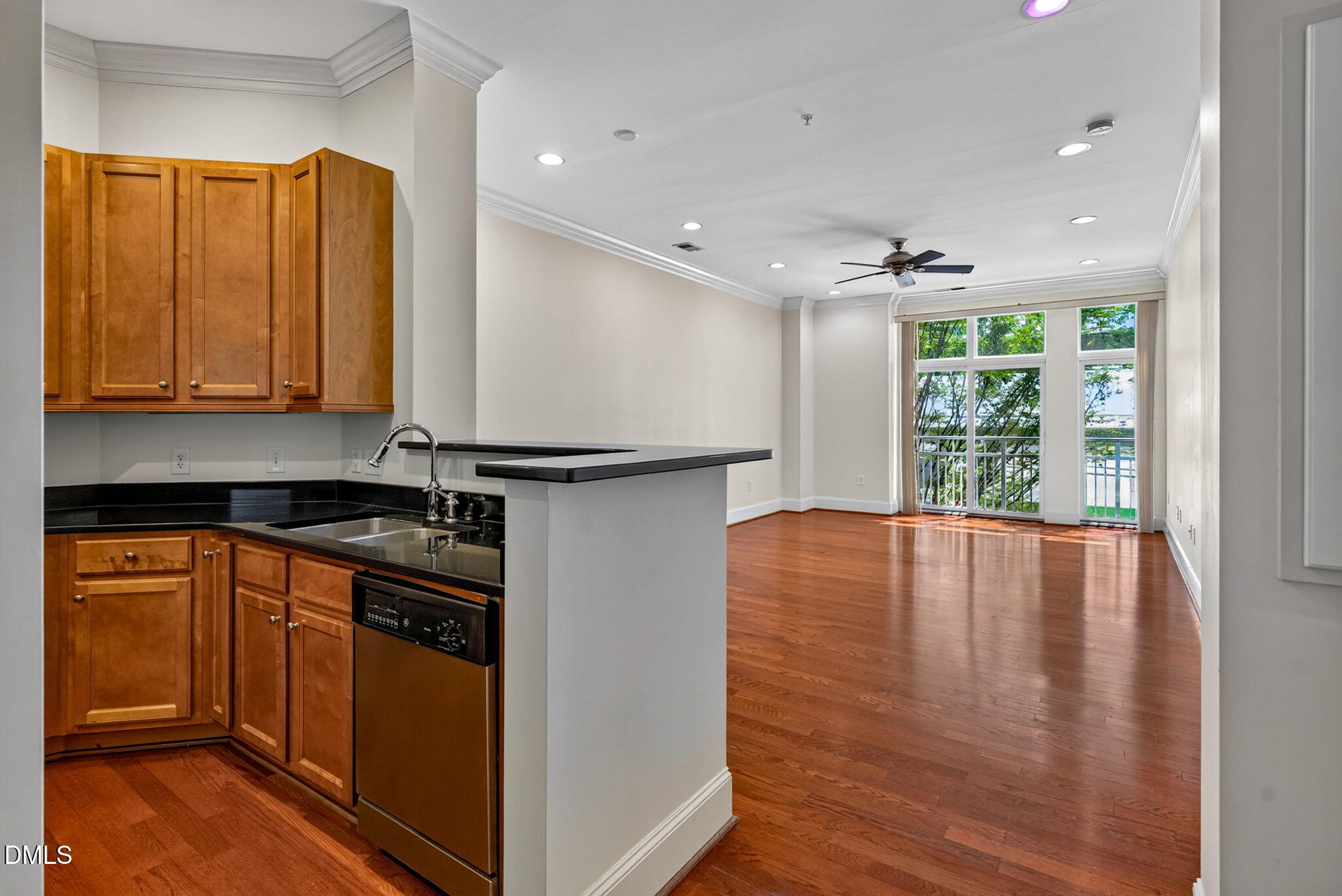 317 West Morgan Street Raleigh, NC 27601 - Photo 6 of 27 9-web-or-mls-317 West Morgan Street -9