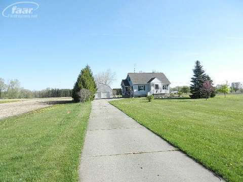 12086 Miller Road Lennon, MI 48449 - Photo 2 of 27 20355118-1.JPG