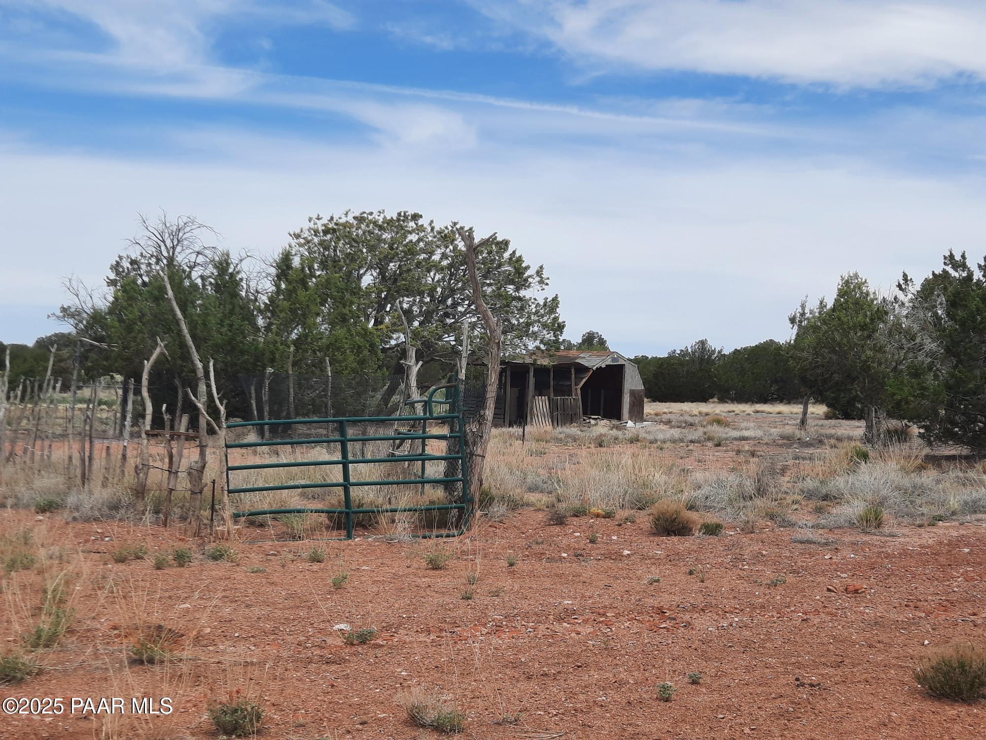 61333 Rough Rock Road Seligman, AZ 86337 - Photo 31 of 34 20250529_114456