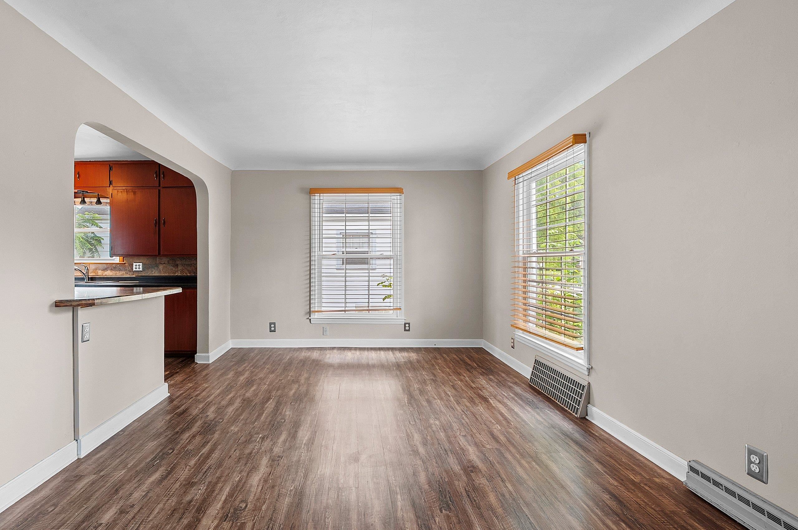 2214 North Division Street Appleton, WI 54911 - Photo 13 of 51