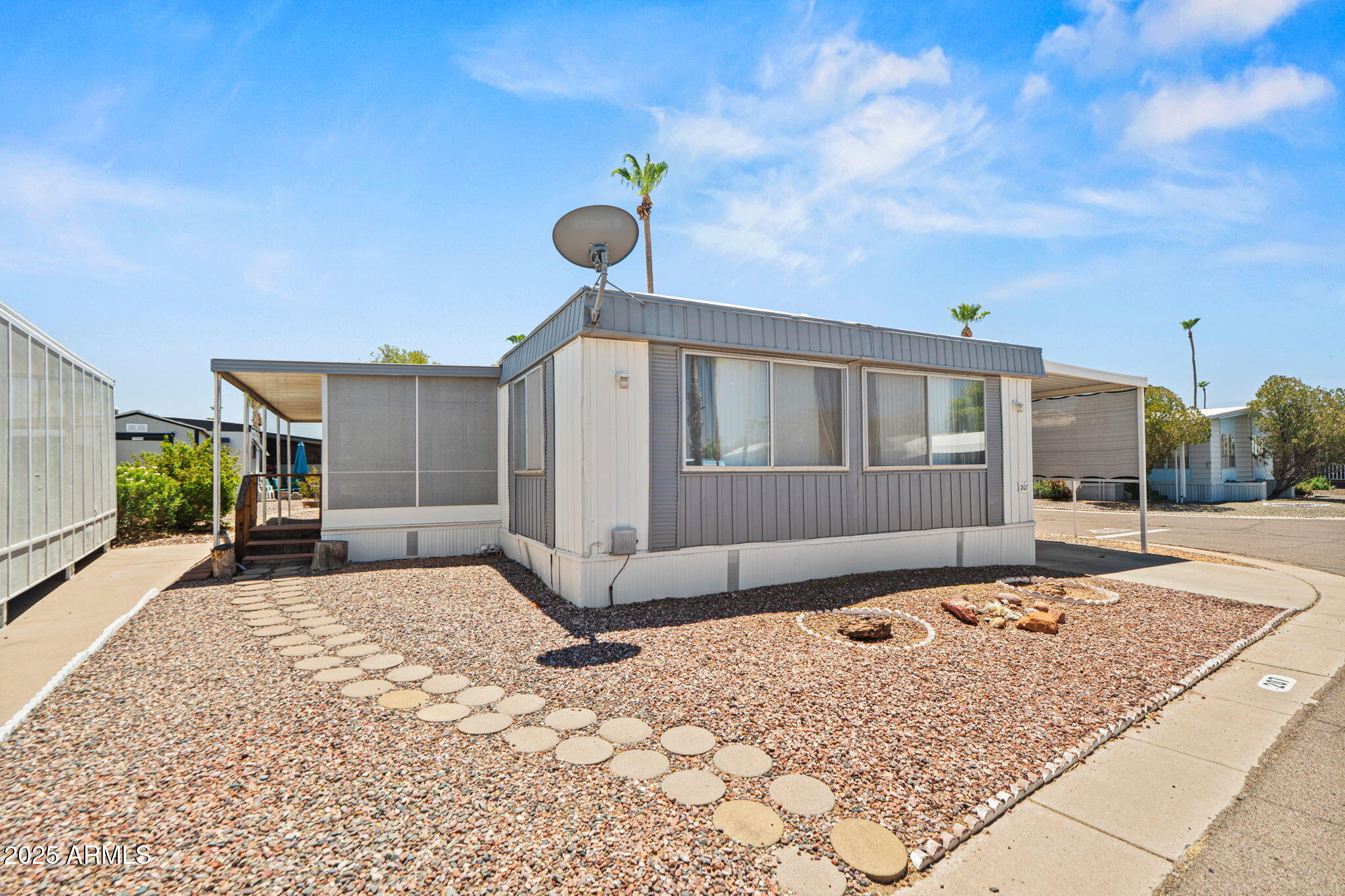 201 South Greenfield Road, Unit 207 Mesa, AZ 85206 - Photo 26 of 50 a front view of a house