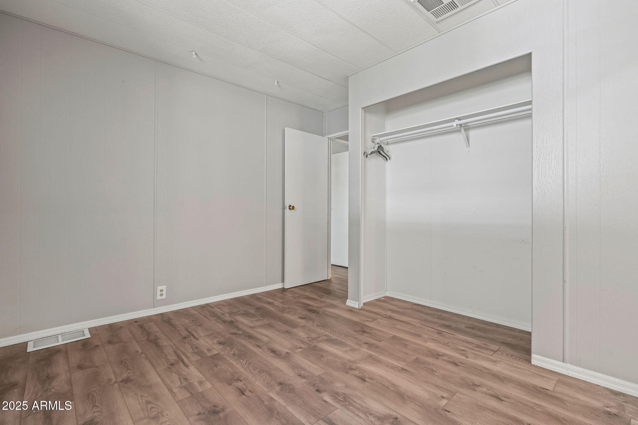 201 South Greenfield Road, Unit 207 Mesa, AZ 85206 - Photo 9 of 50 a view of an empty room