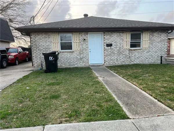 $1,250 | 3508 Pakenham Drive, Chalmette, LA 70043