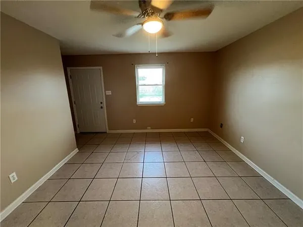 $1,250 | 3508 Pakenham Drive, Chalmette, LA 70043