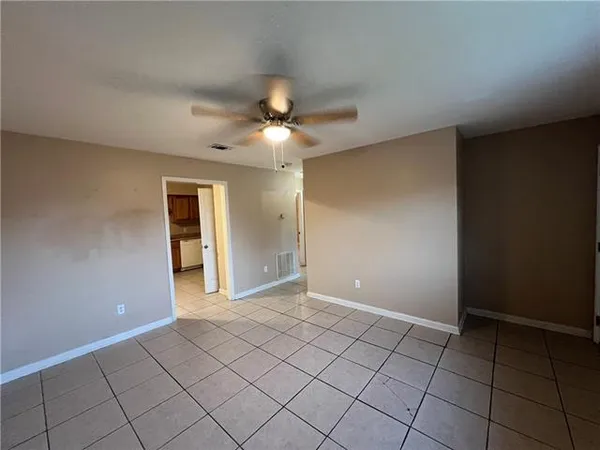$1,250 | 3508 Pakenham Drive, Chalmette, LA 70043