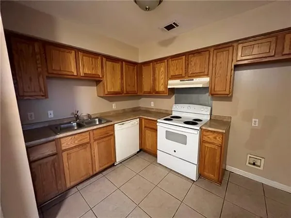 $1,250 | 3508 Pakenham Drive, Chalmette, LA 70043