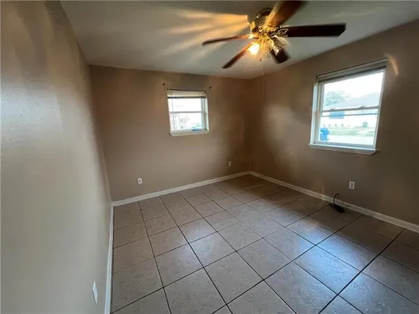 $1,250 | 3508 Pakenham Drive, Chalmette, LA 70043