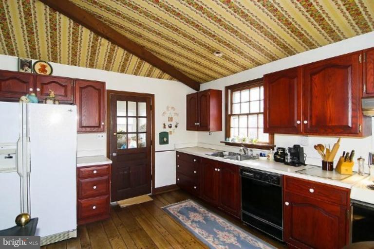 6308 Wilmett Road Bethesda, MD 20817 - Photo 12 of 17 Kitchen