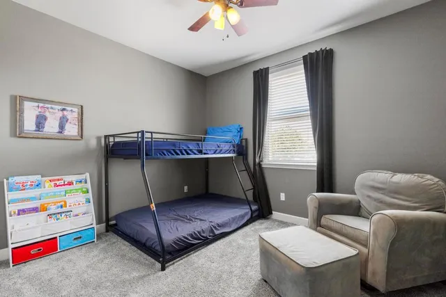 a view of livingroom with furniture