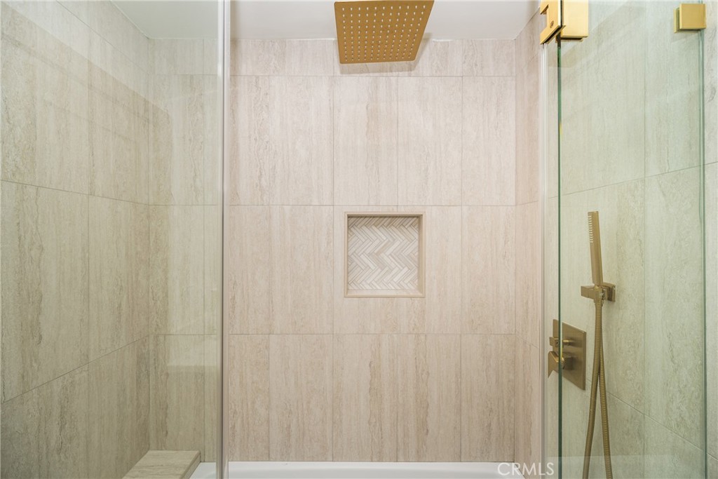 3660 Pioneer Boulevard Long Beach, CA 90808 - Photo 31 of 50 a bathroom with a shower