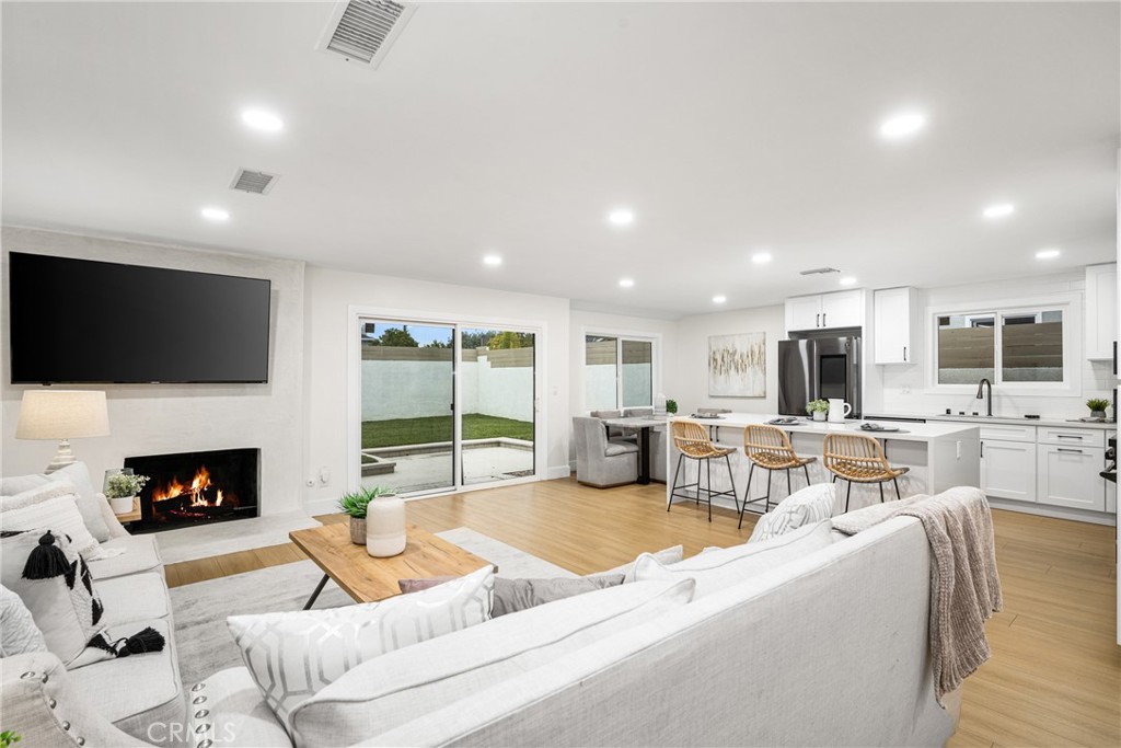 3660 Pioneer Boulevard Long Beach, CA 90808 - Photo 4 of 50